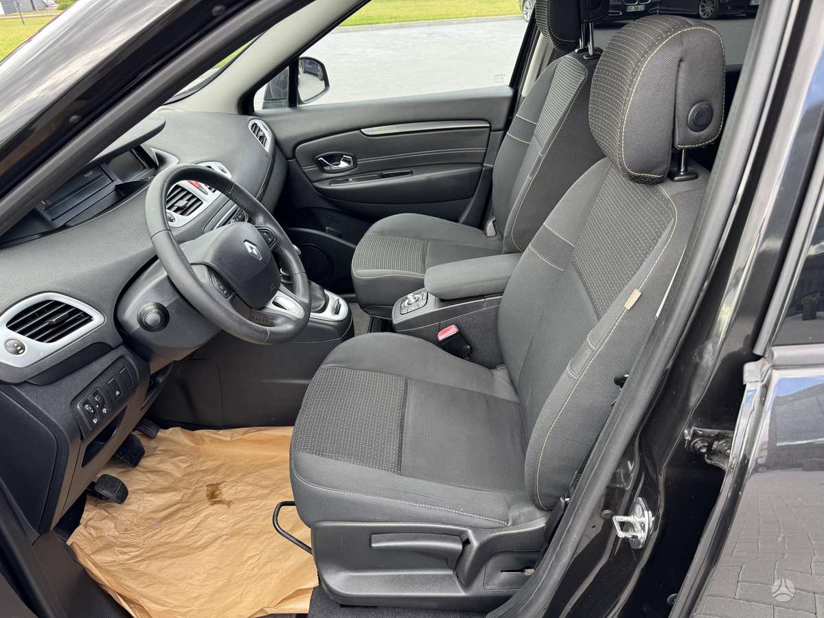 Renault Scenic - 11