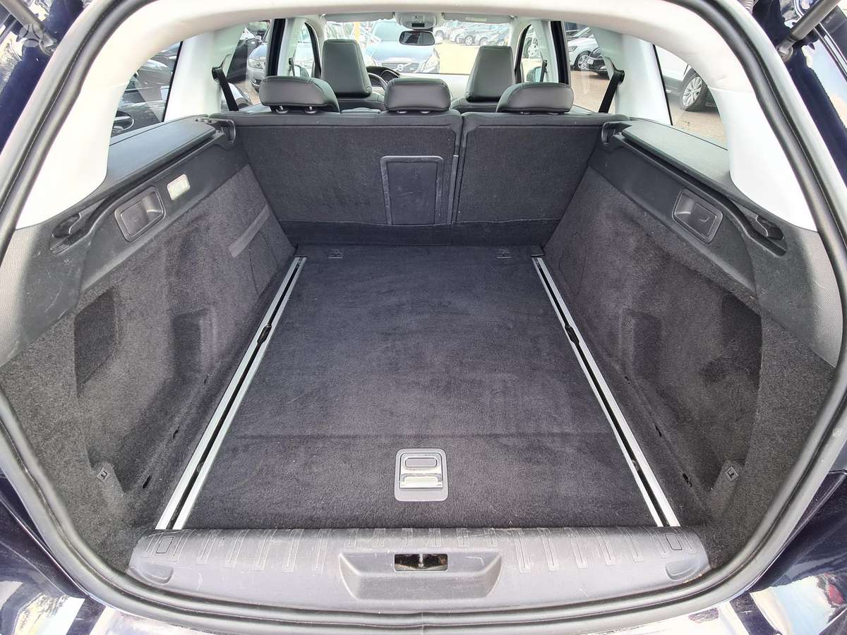 Peugeot 308, 1.2 l., Универсал