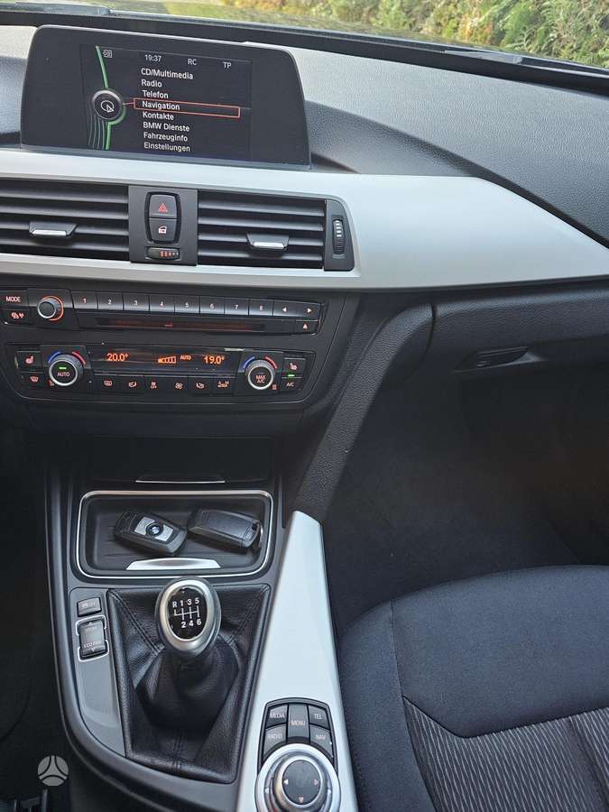 BMW 318, 2.0 l., Седан