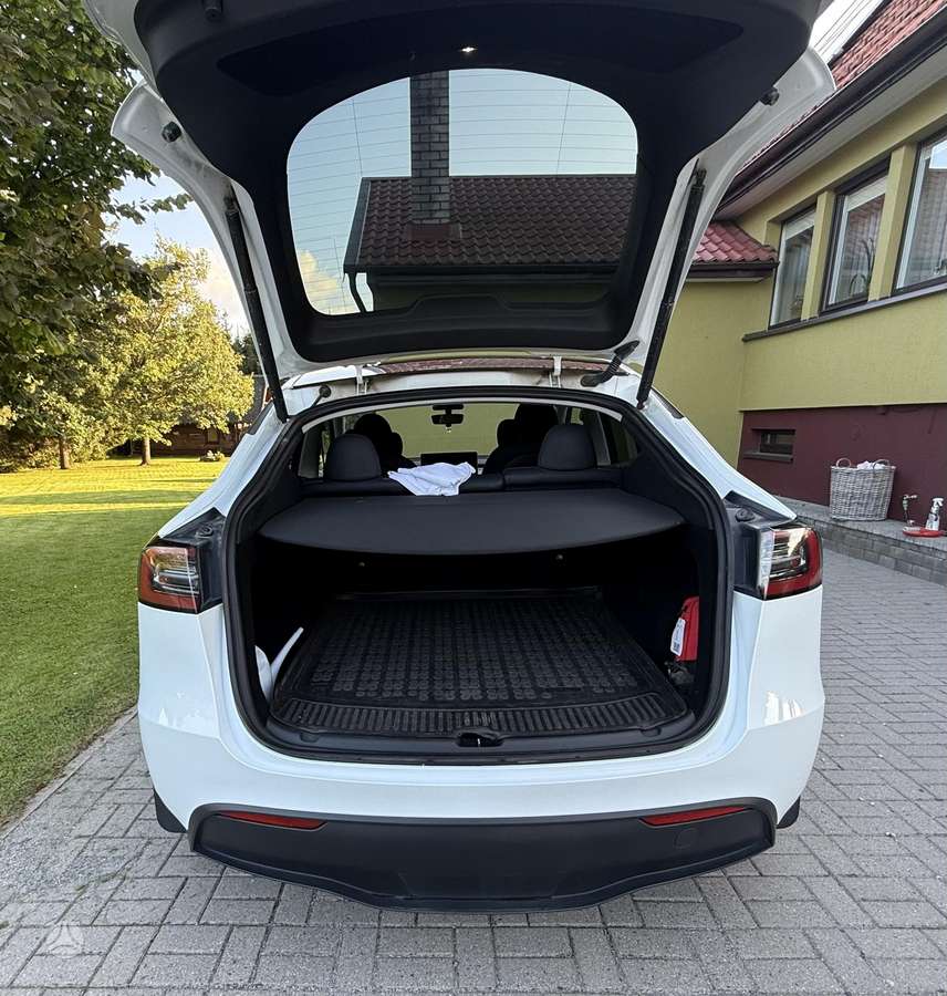 Tesla Model Y, 77 кВт·ч, Минивэн