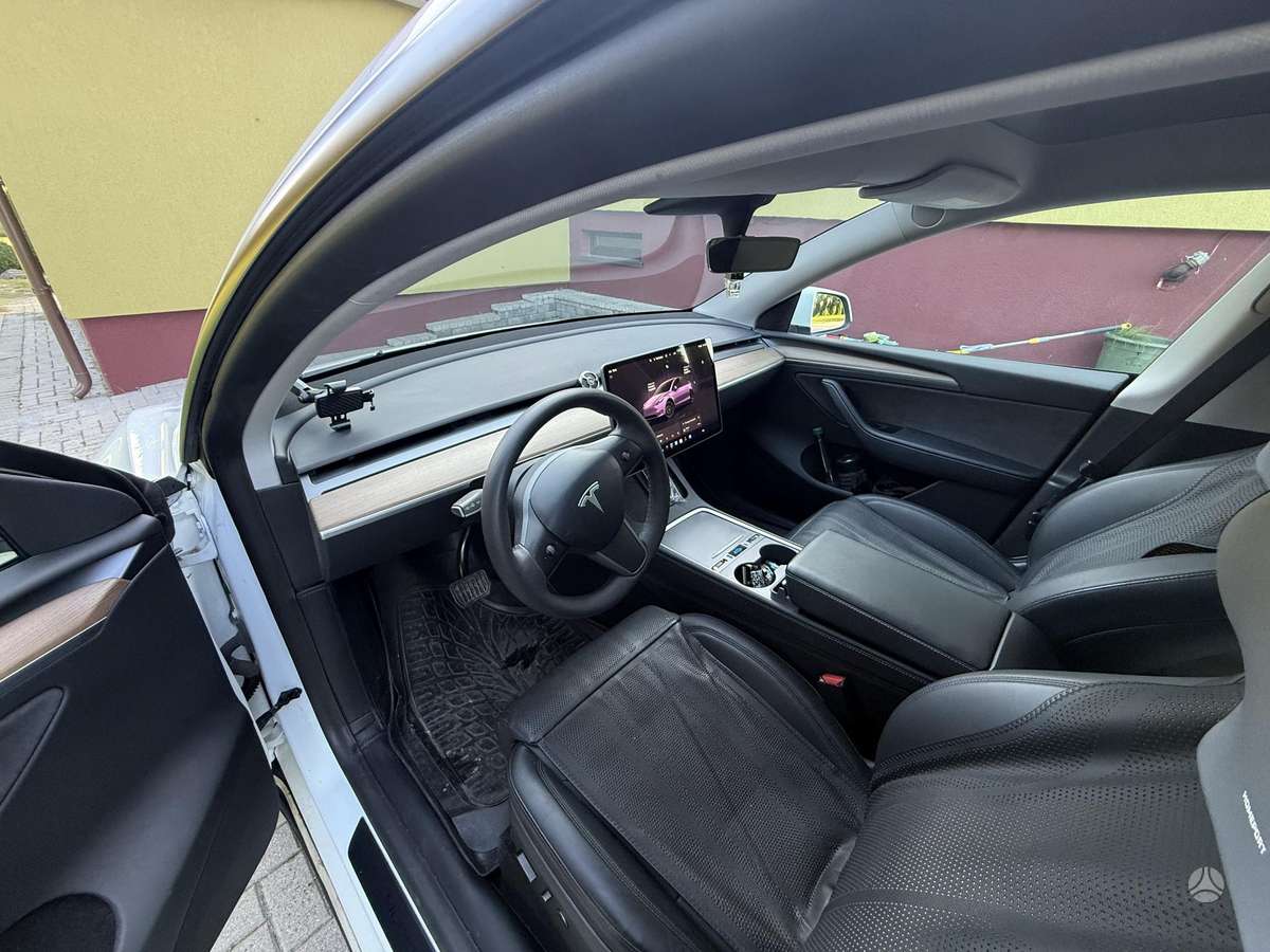 Tesla Model Y, 77 кВт·ч, Минивэн