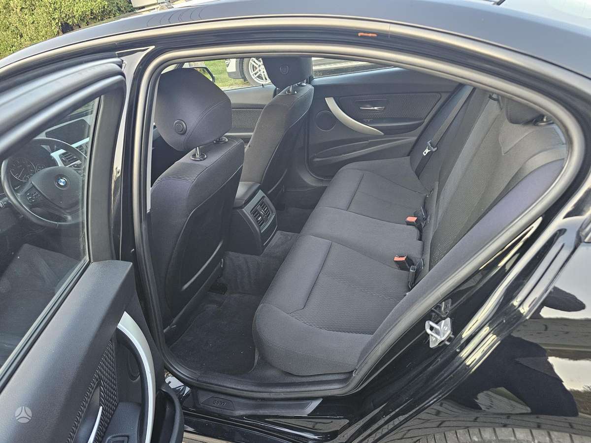 BMW 318, 2.0 l., Седан