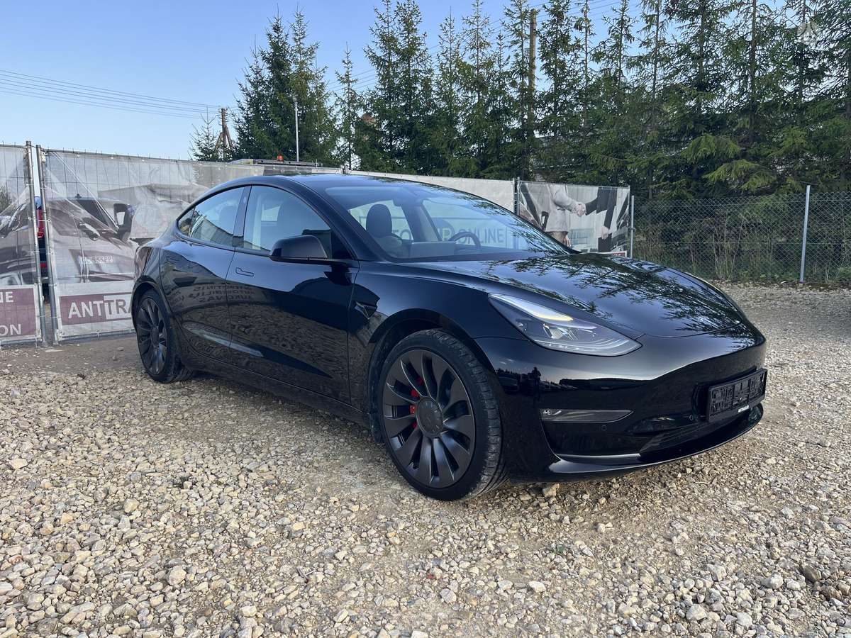 Tesla Model 3, 81 kWh, hatchback