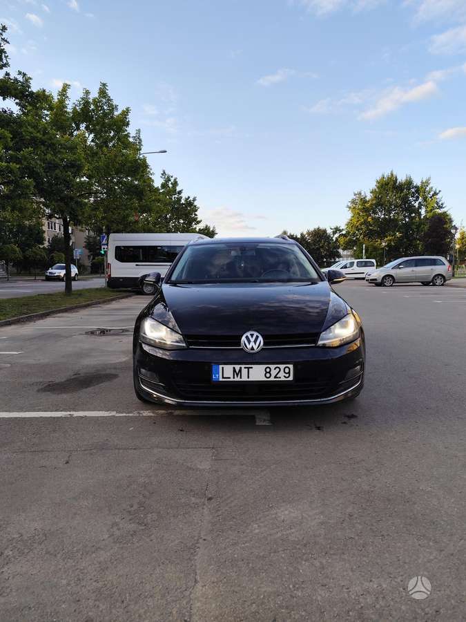 Volkswagen Golf - 2