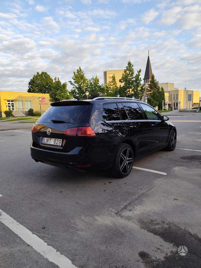 Volkswagen Golf - 5