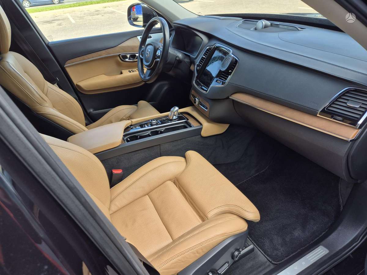 Volvo XC90 - 12