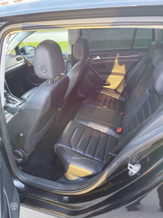 Volkswagen Golf - 12