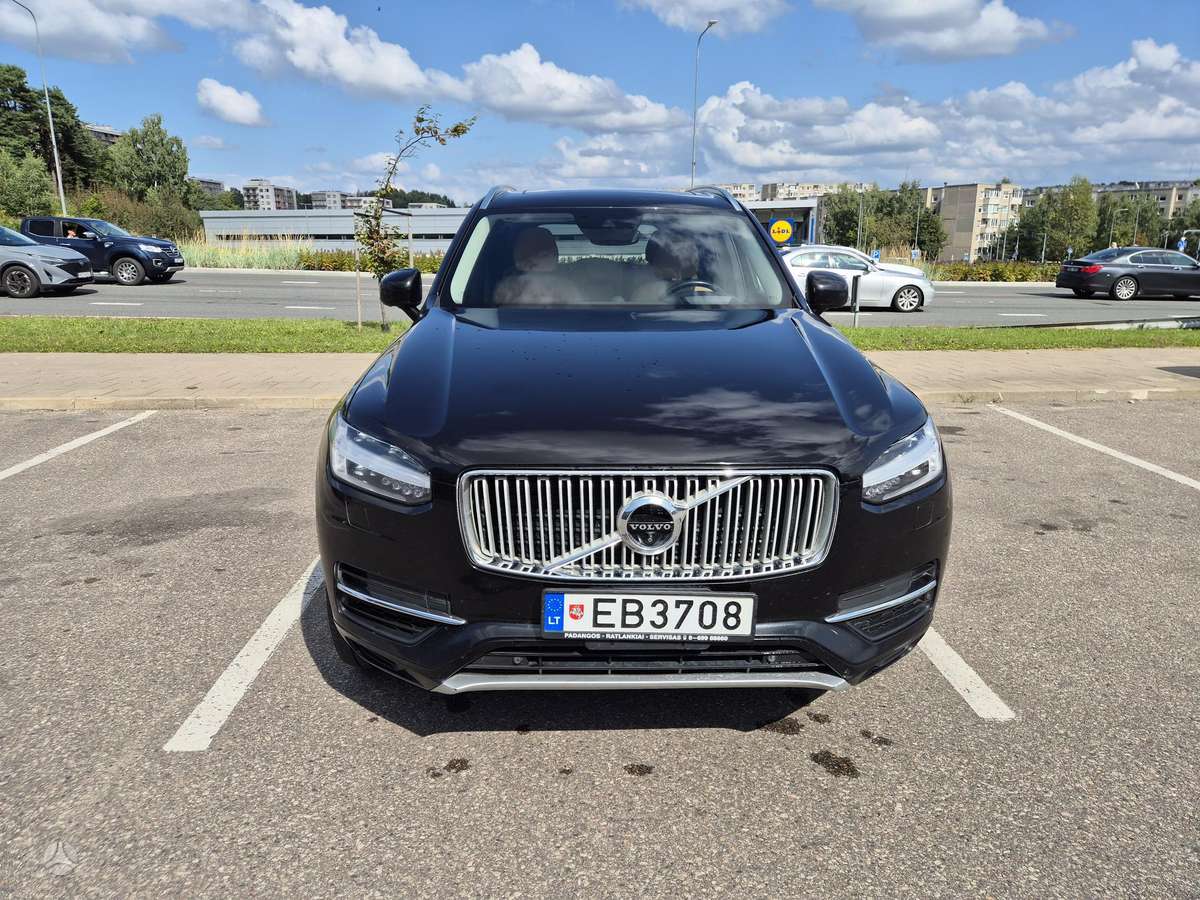 Volvo XC90 - 8