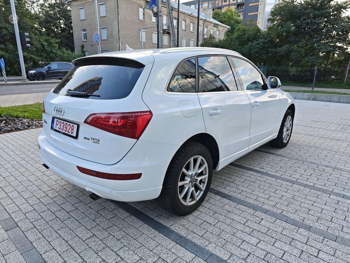 Audi Q5, 2.0 l., Внедорожник / Кроссовер