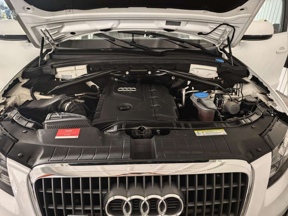 Audi Q5, 2.0 l., Внедорожник / Кроссовер