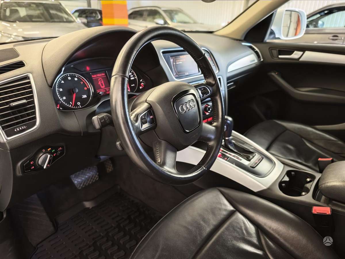 Audi Q5, 2.0 l., Внедорожник / Кроссовер