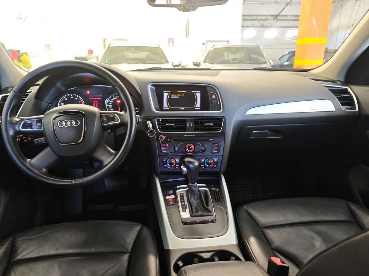 Audi Q5, 2.0 l., Внедорожник / Кроссовер