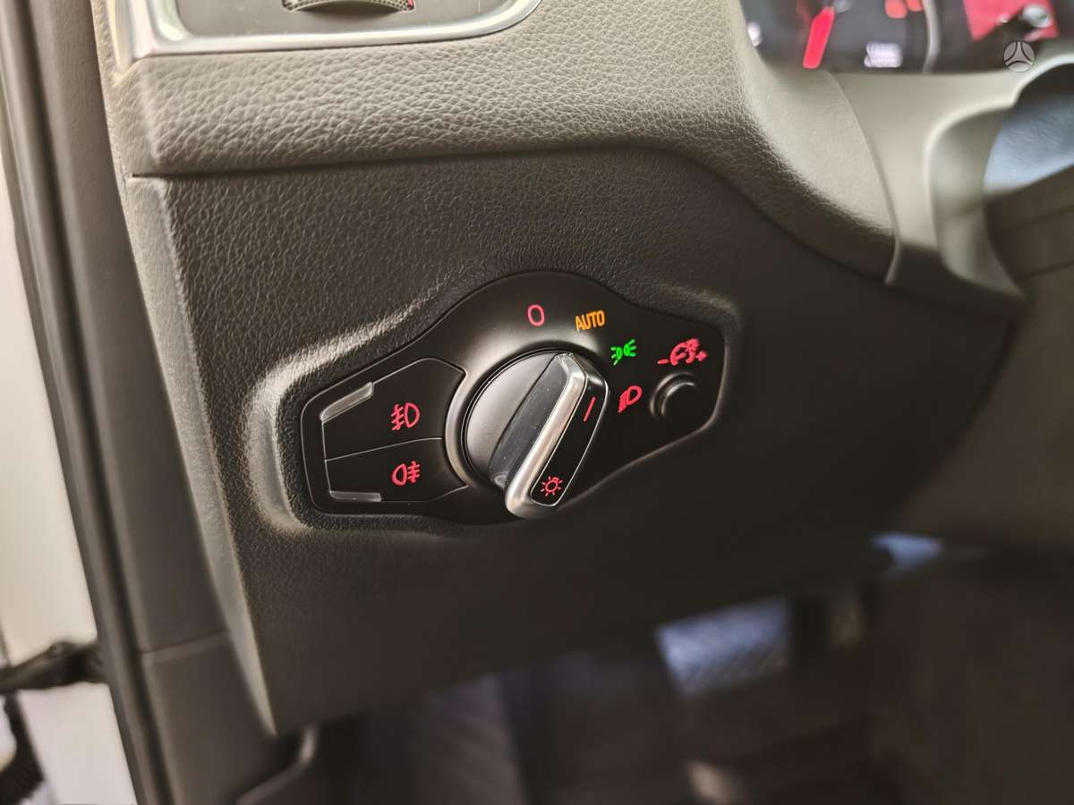 Audi Q5, 2.0 l., Внедорожник / Кроссовер
