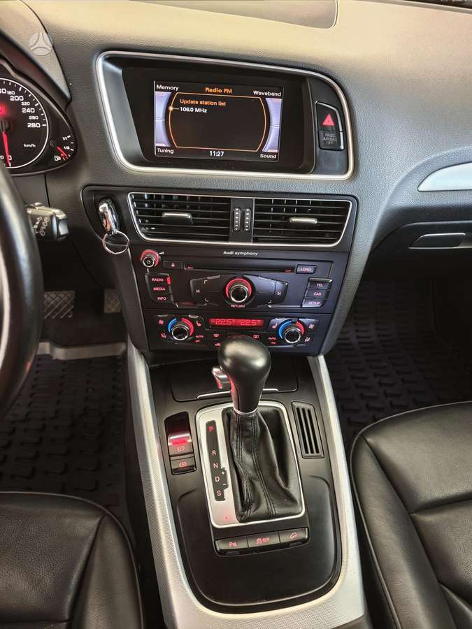 Audi Q5, 2.0 l., Внедорожник / Кроссовер