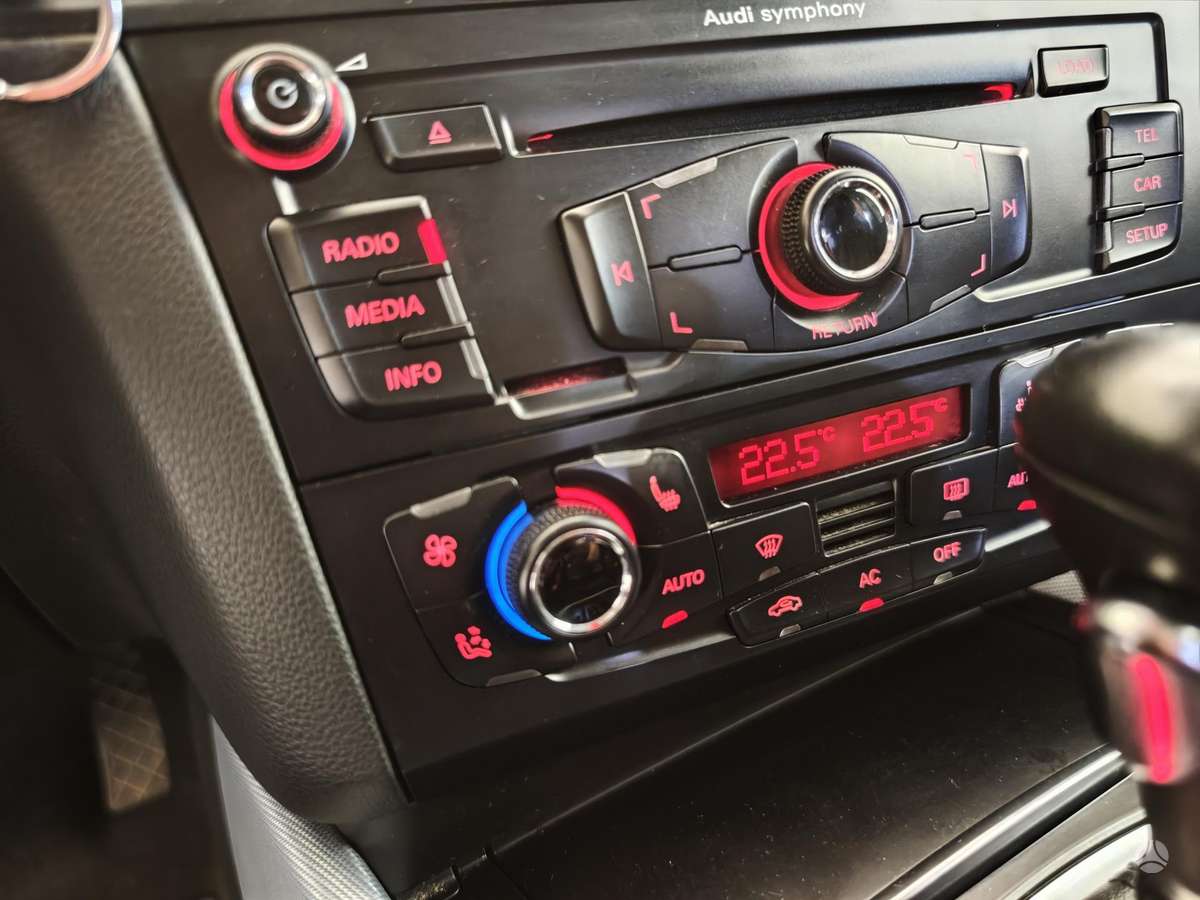 Audi Q5, 2.0 l., Внедорожник / Кроссовер