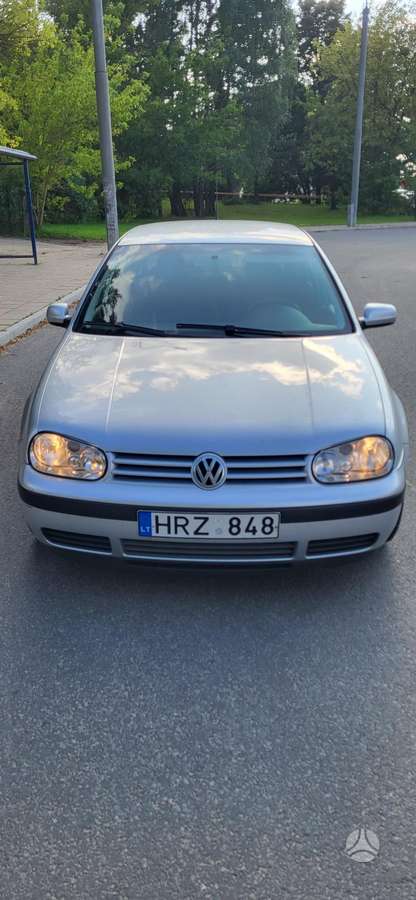 Volkswagen Golf - 1