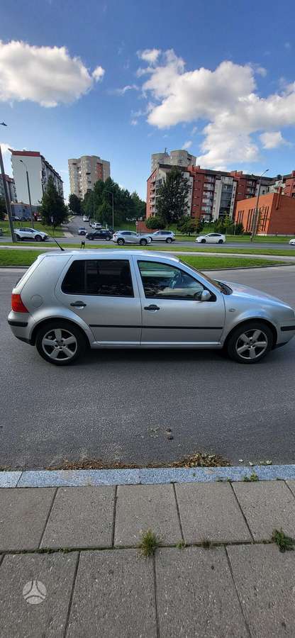 Volkswagen Golf - 4