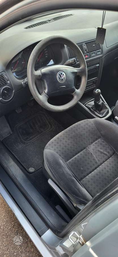 Volkswagen Golf - 11