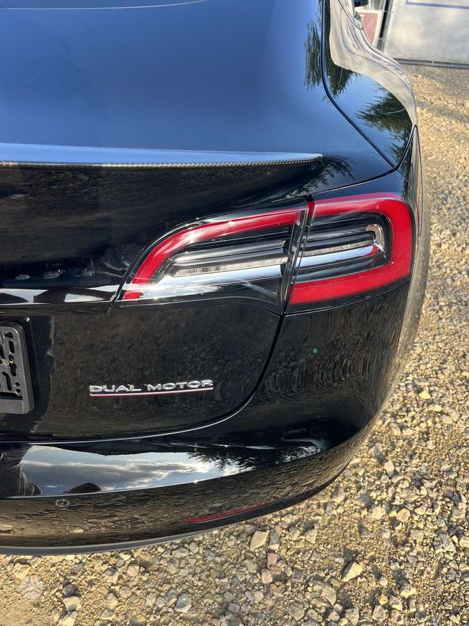 Tesla Model 3, 81 kWh, hatchback