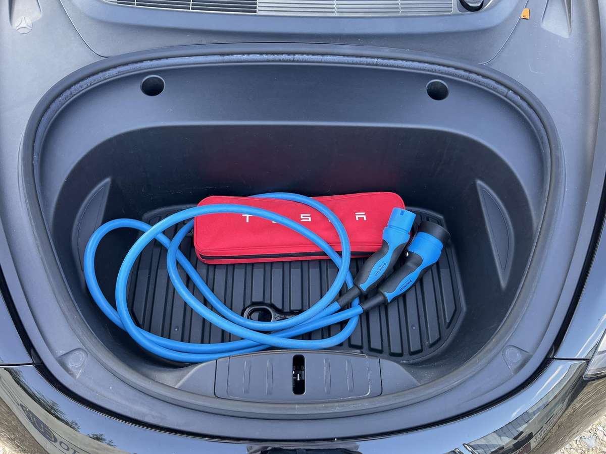 Tesla Model 3, 81 кВт·ч, Хэтчбек