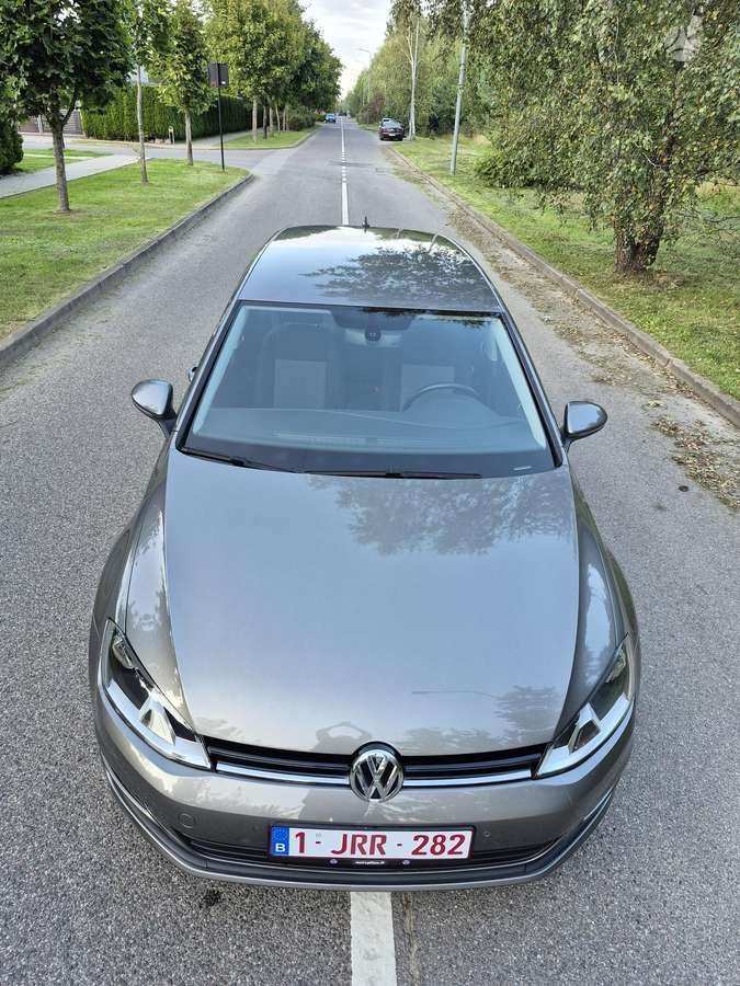 Volkswagen Golf - 2