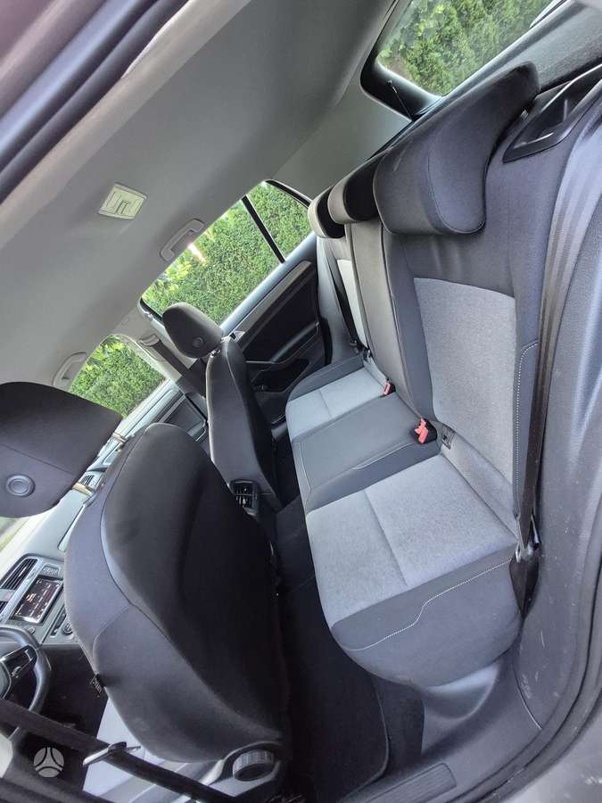 Volkswagen Golf - 9