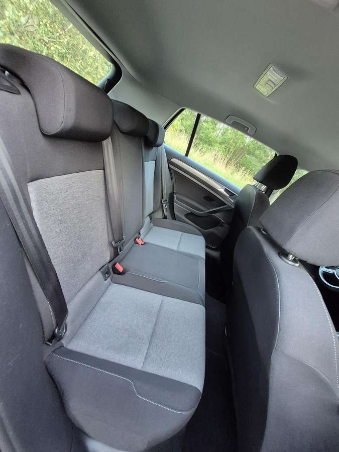 Volkswagen Golf - 11