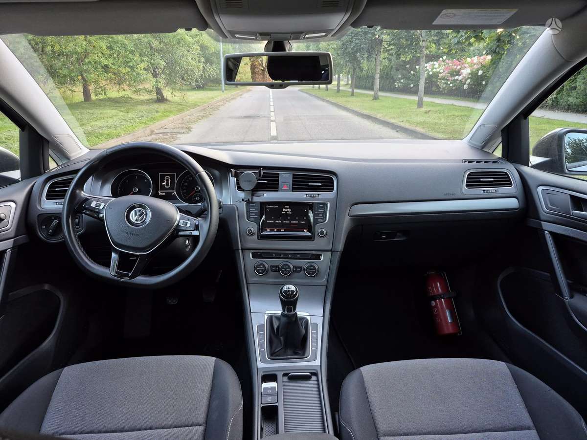 Volkswagen Golf - 12
