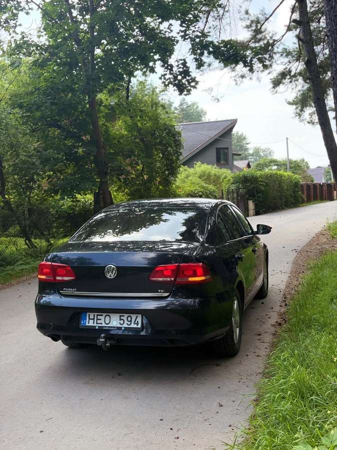 Volkswagen Passat - 2
