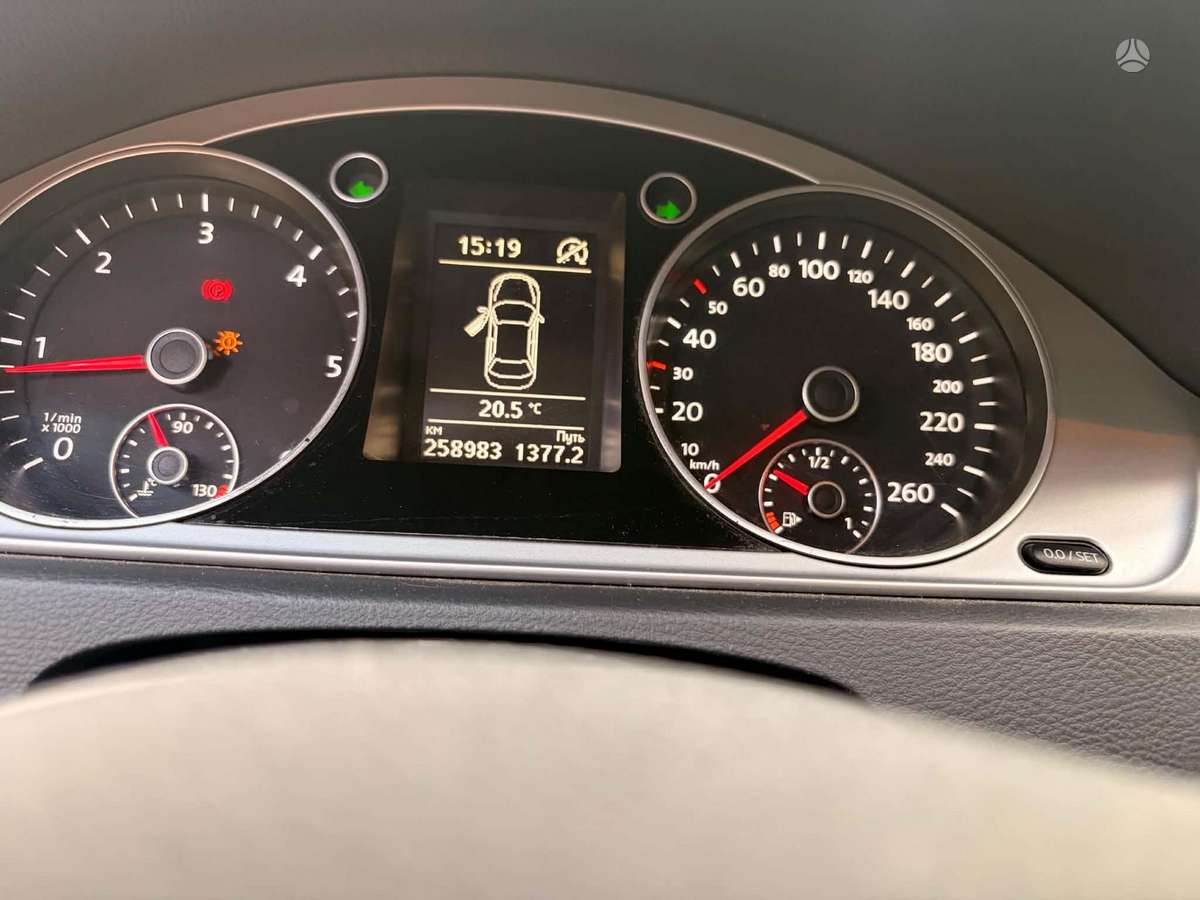 Volkswagen Passat - 8