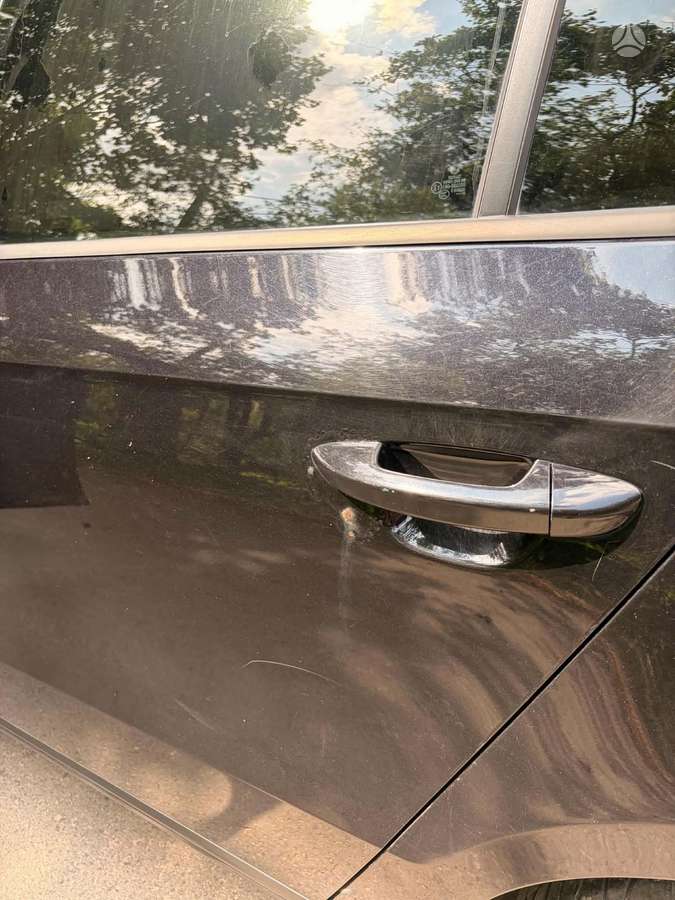 Volkswagen Passat - 9