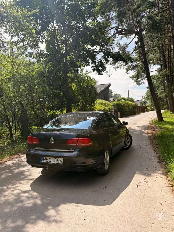 Volkswagen Passat - 11