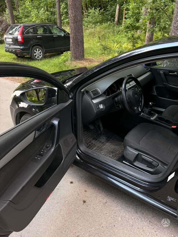 Volkswagen Passat - 12