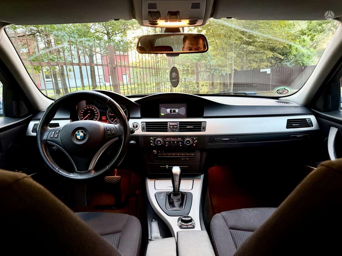 BMW 320, Универсал