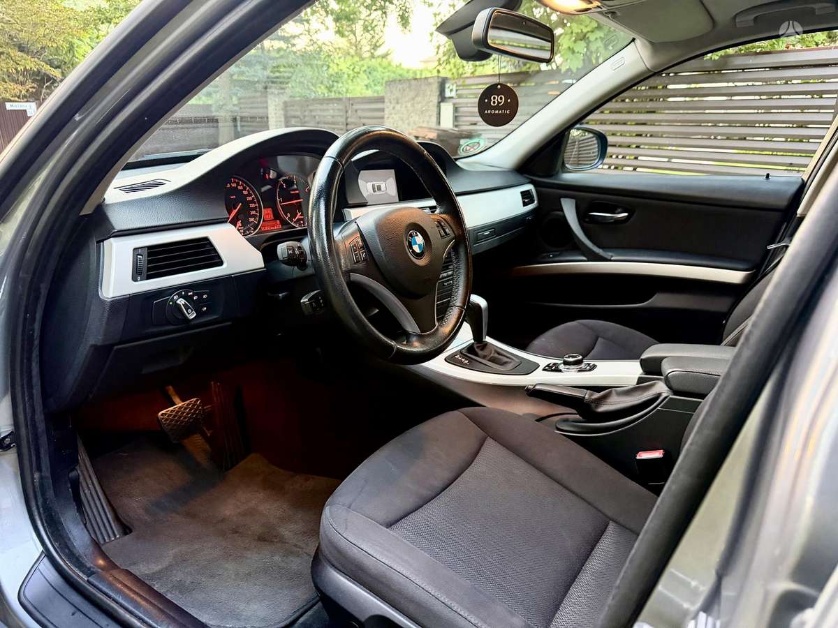 BMW 320, Универсал