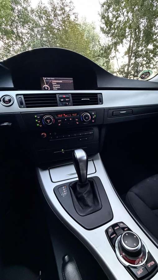 BMW 320, Универсал