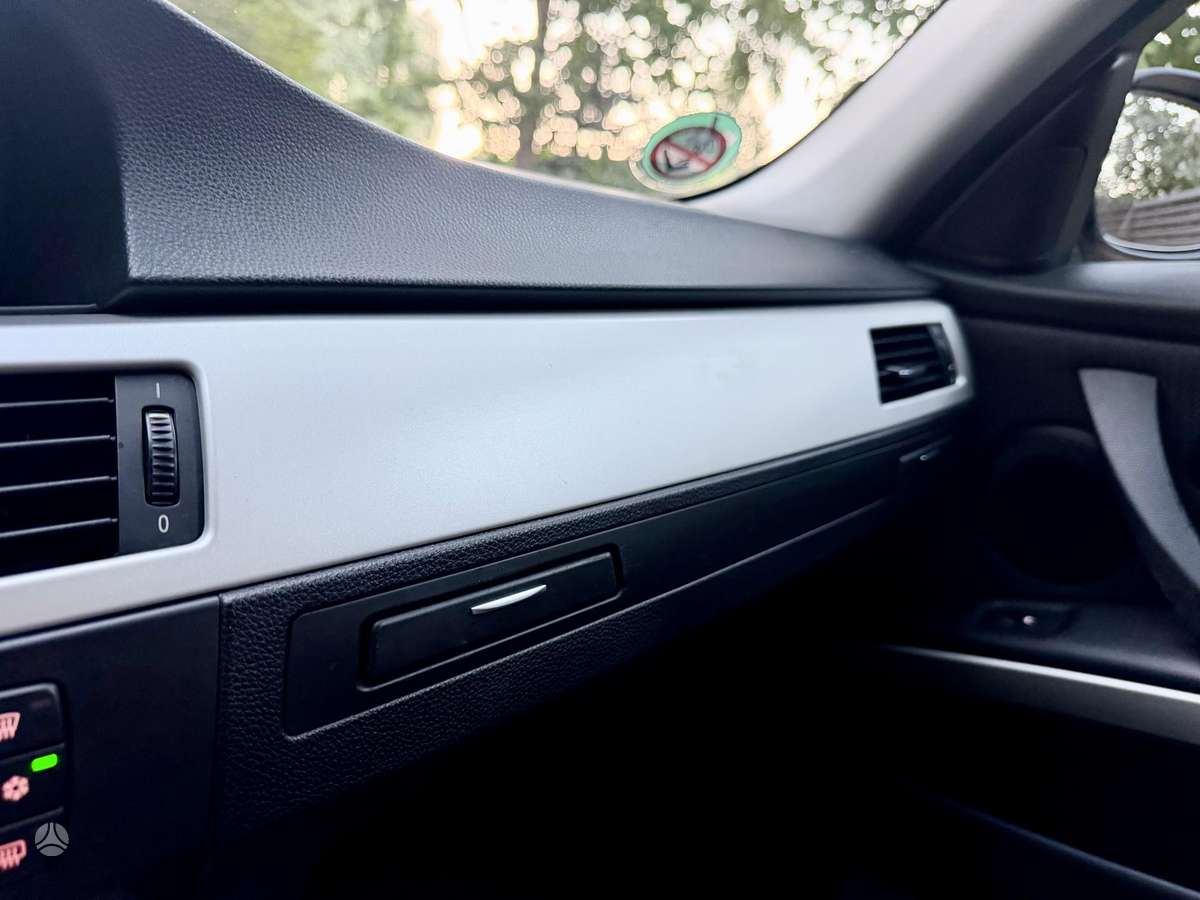 BMW 320, Универсал