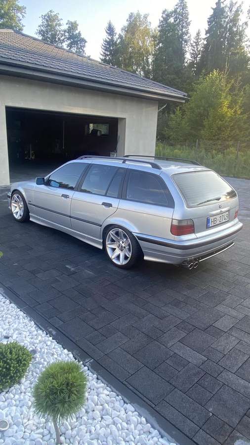 BMW 330, 3.0 l., Универсал