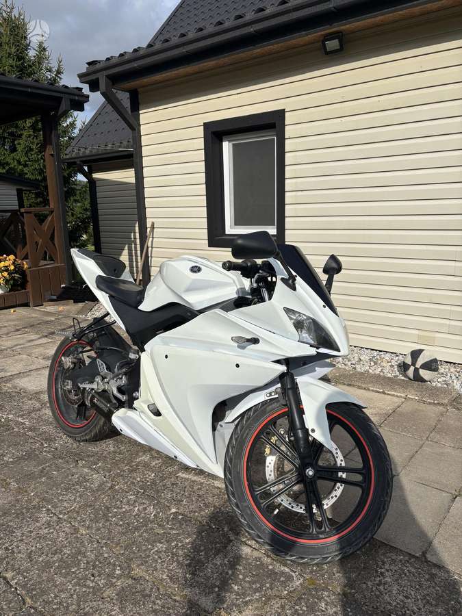 Yamaha YZF 125cc, superbikes