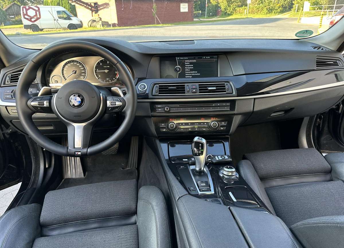 BMW 520, 2.0 l., Седан