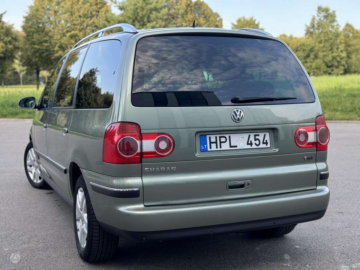 Volkswagen Sharan - 11