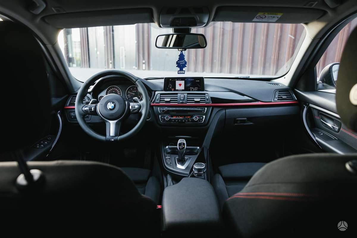 BMW 320, 2.0 l., Седан