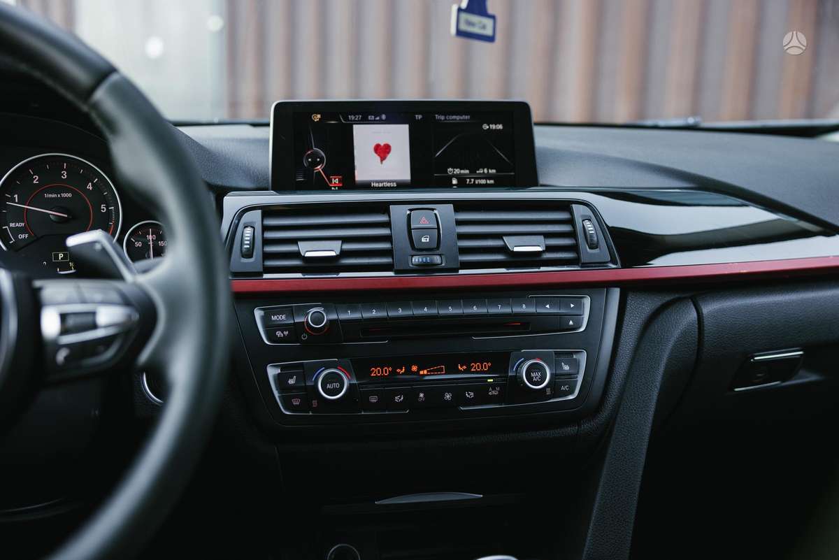 BMW 320, 2.0 l., Седан