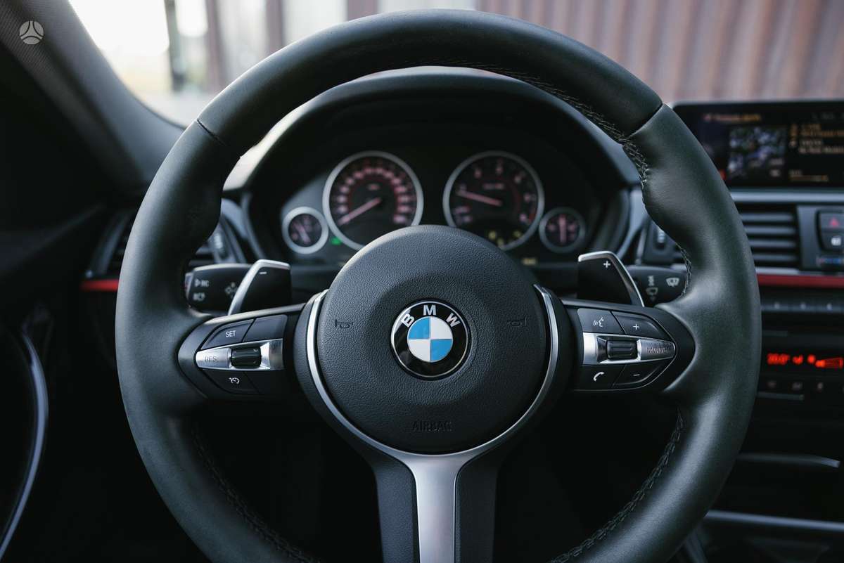 BMW 320, 2.0 l., Седан