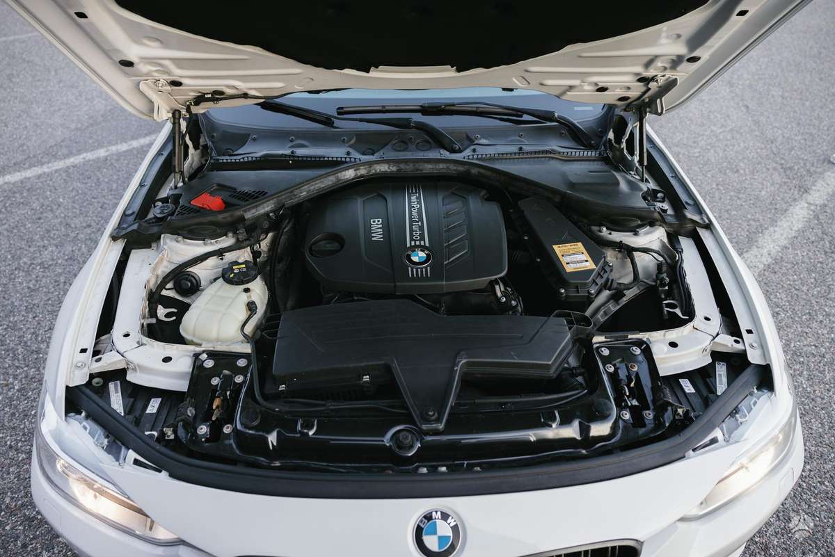 BMW 320, 2.0 l., Седан
