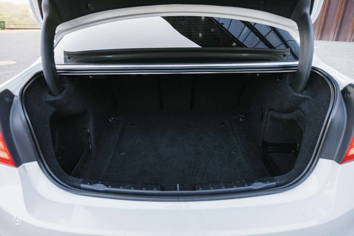 BMW 320, 2.0 l., Седан