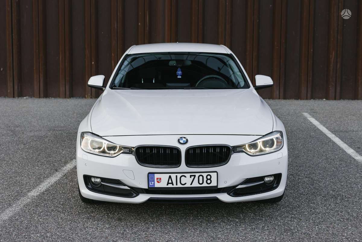 BMW 320, 2.0 l., Седан
