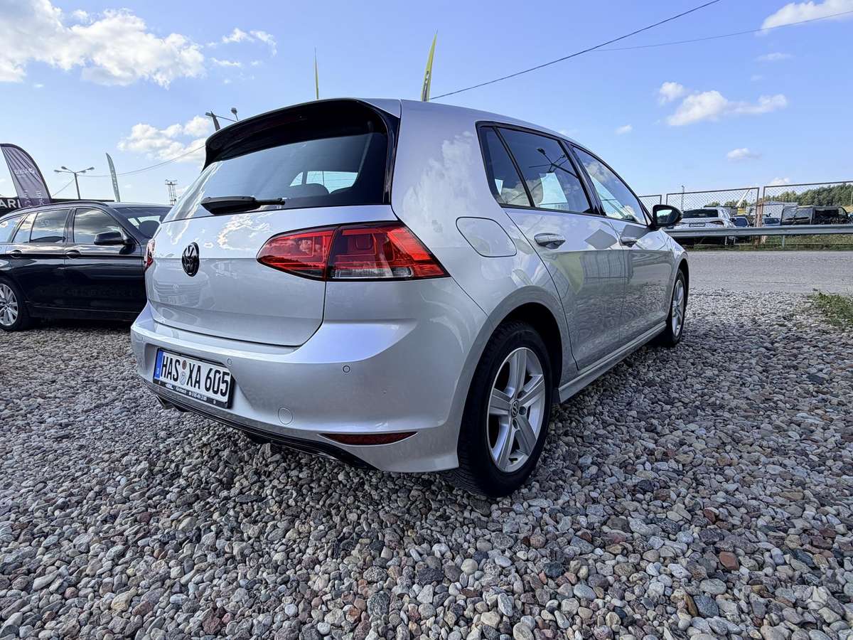 Volkswagen Golf - 4