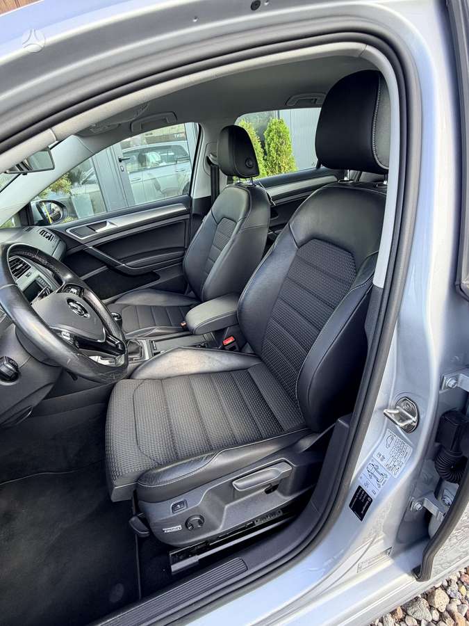 Volkswagen Golf - 6