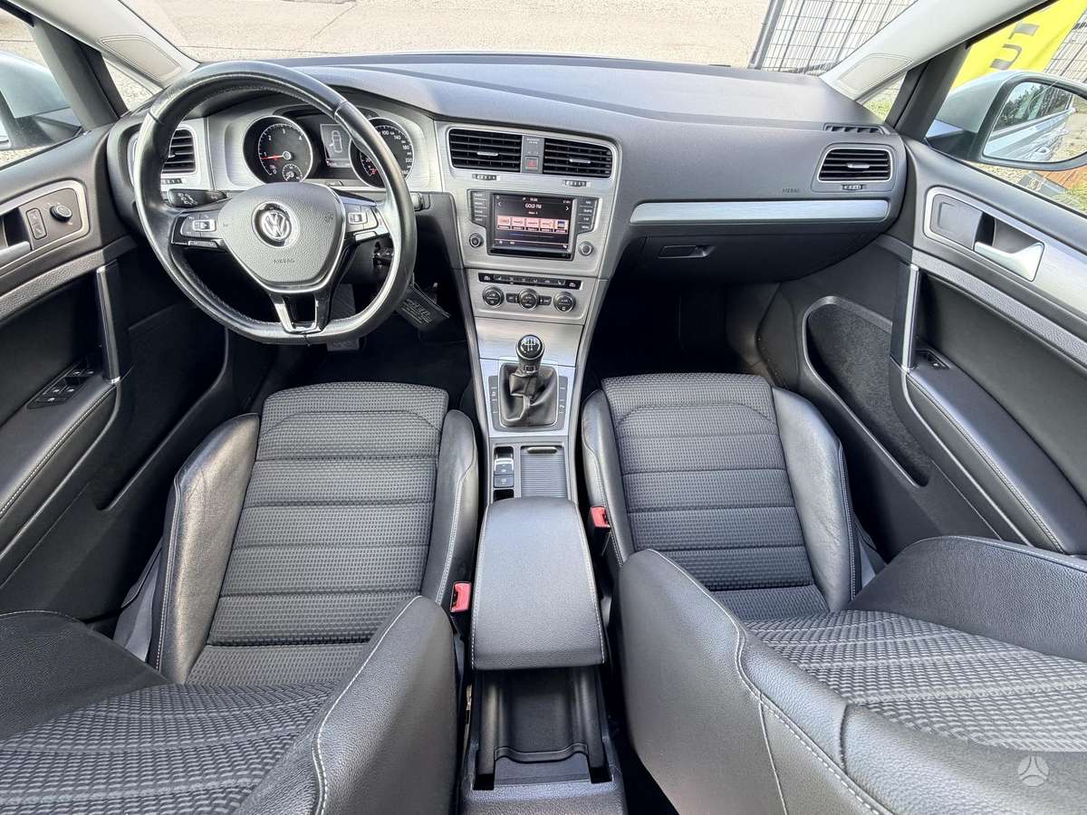 Volkswagen Golf - 7